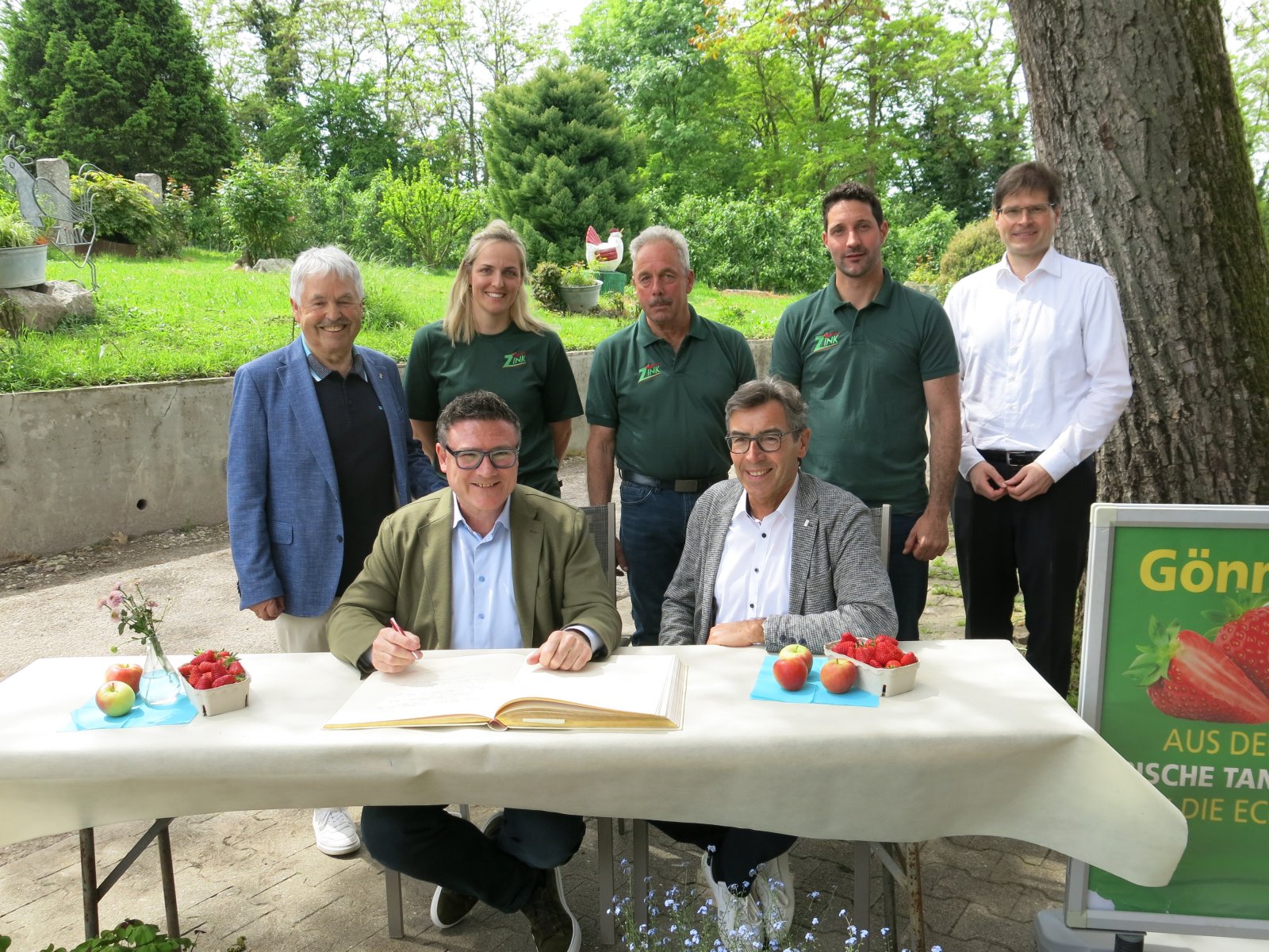 Obsthof Zink Besuch von Dr. Stefan Kaufmann